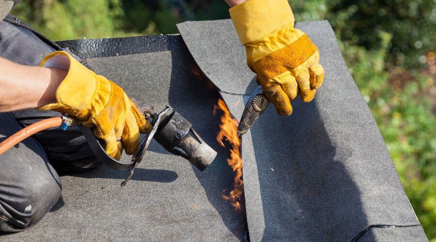 Professional gutter cleaning in Clayhole, KY